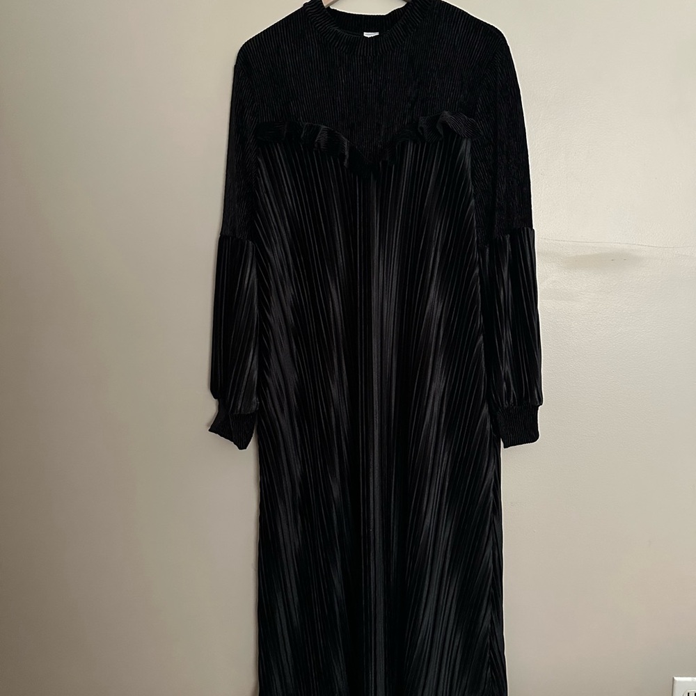 Dress Like An Angel - Black Velvet Dress